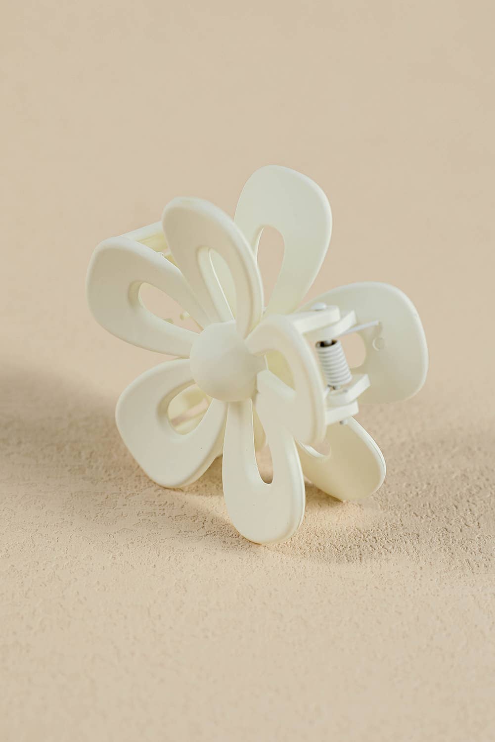 LDC Sweet Hollowed Flower Shape Claw Clip